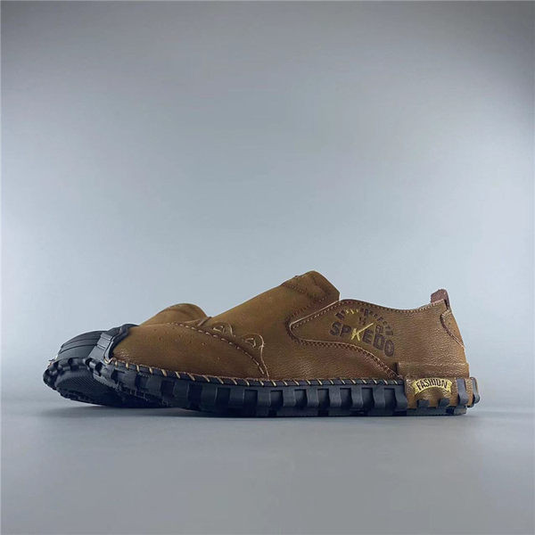 Vīriešu mokasīni no eko ādas ar plakanu zoli un uzrakstu