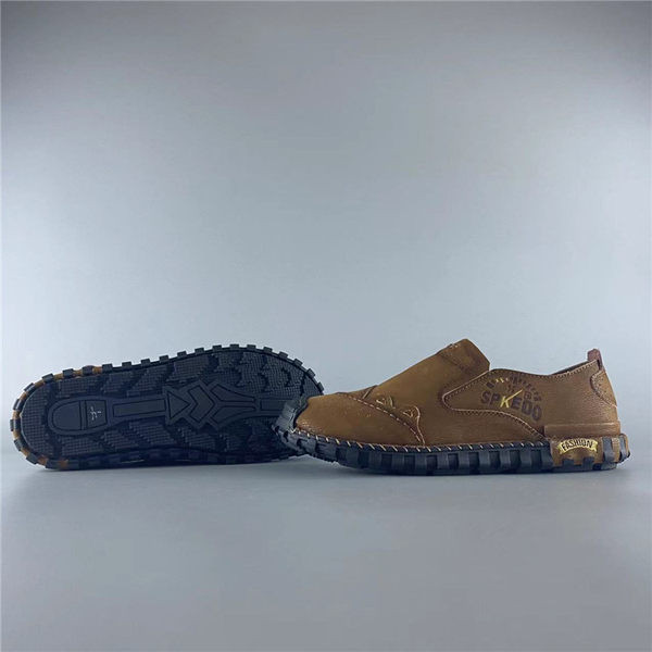 Vīriešu mokasīni no eko ādas ar plakanu zoli un uzrakstu