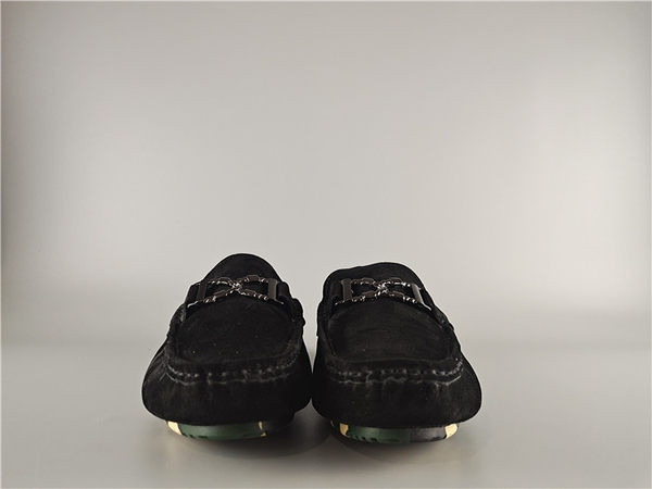 Stilīgi vīriešu mokasīni no eko zamšādas ar metāla elementu