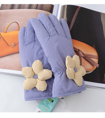 Зимни дамски ръкавици с 3D елемент 