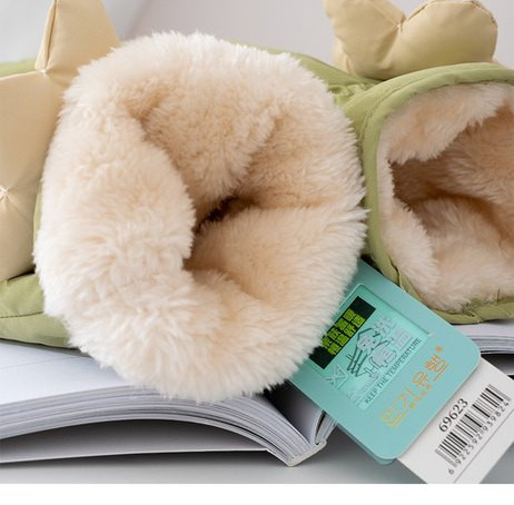 Sieviešu ziemas cimdi ar 3D elementu