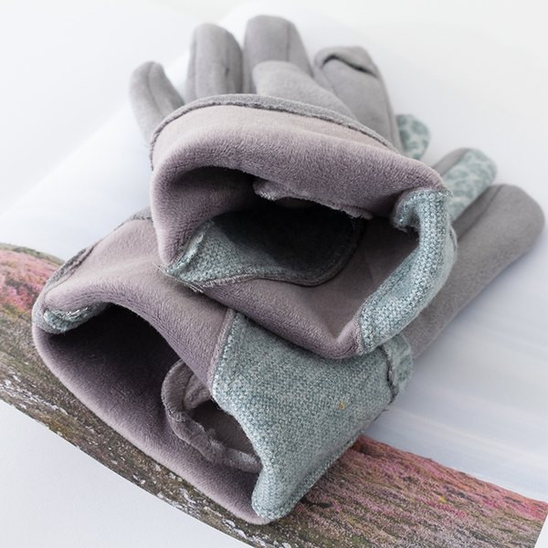 Modes sieviešu cimdi ar dzīvnieku rakstu