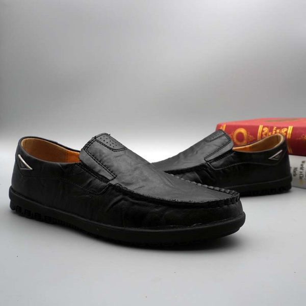 Vīriešu tīri klaipi ar plakanu zoli