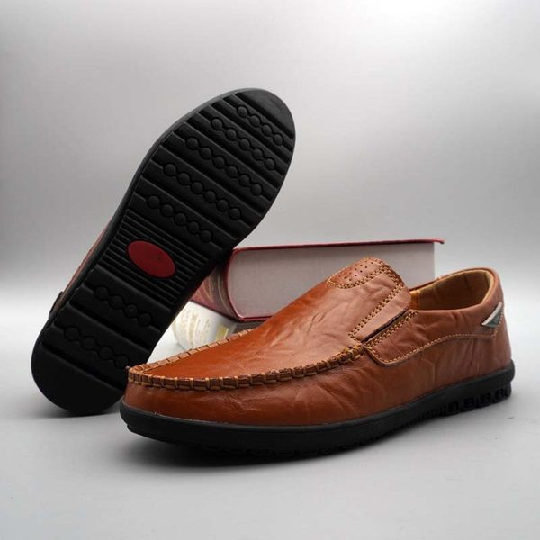 Vīriešu tīri klaipi ar plakanu zoli