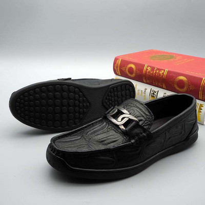 Vīriešu mokasīni no eko ādas ar metāla elementiem