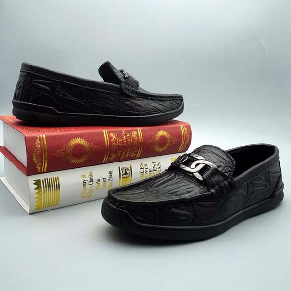 Vīriešu mokasīni no eko ādas ar metāla elementiem