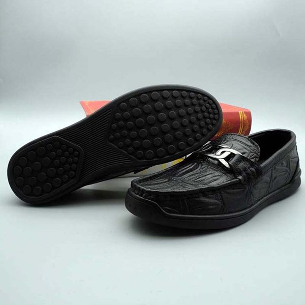 Vīriešu mokasīni no eko ādas ar metāla elementiem