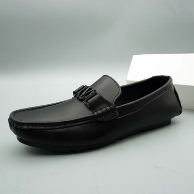 Κομψά μοκασίνια για άνδρες από οικολογικό δέρμα και μεταλλικό στοιχείο