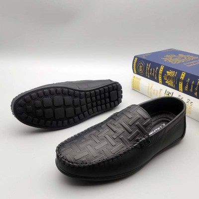 Ανδρικά μοκασίνια από οικολογικό δέρμα με τρισδιάστατο στοιχείο