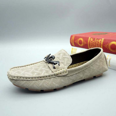 Vīriešu mokasīni ar metāla apdari - retro stilā