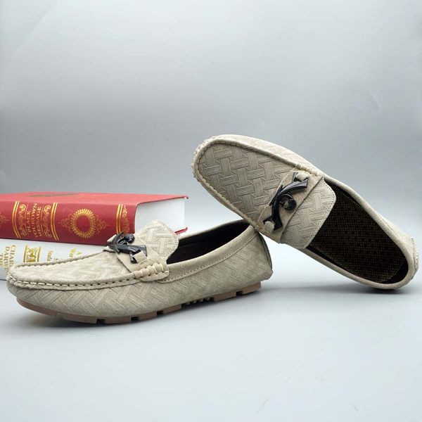 Vīriešu mokasīni ar metāla apdari - retro stilā