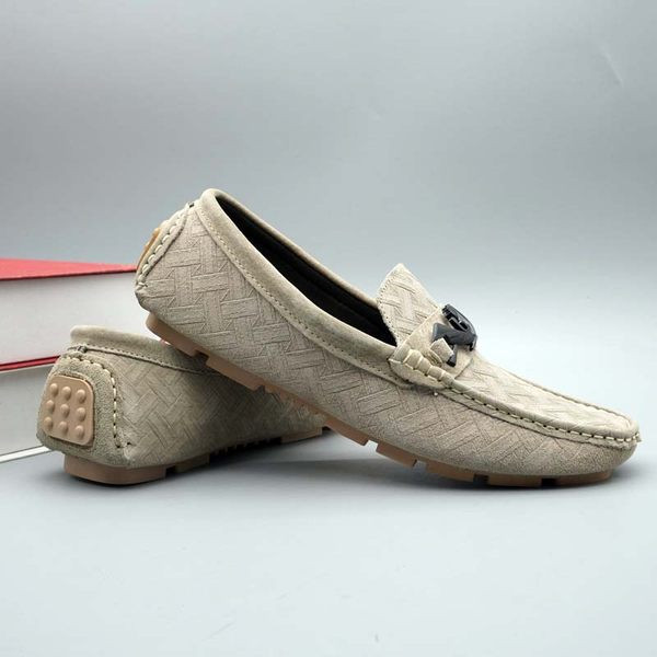 Vīriešu mokasīni ar metāla apdari - retro stilā