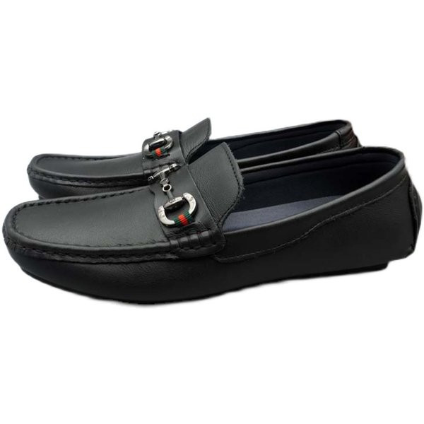 Mūsdienīgi mokasīni no mākslīgās ādas ar metāla elementu