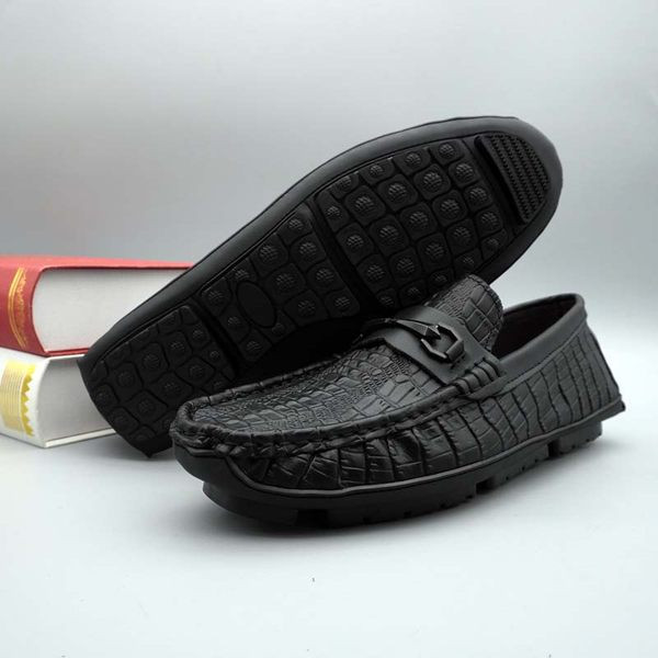 Vīriešu mokasīni ar sprādzi