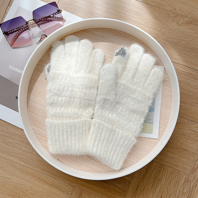 Γυναικεία μονόχρωμα γάντια με επένδυση