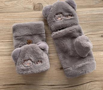 Γυναικεία γάντια με κέντημα