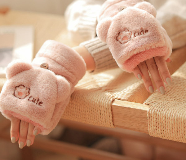 Γυναικεία γάντια με κέντημα