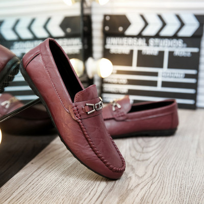 Öko-nahast valmistatud meeste pidulikud mokassiinid