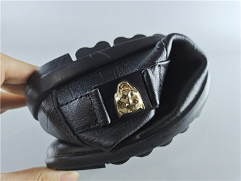 Μοντέρνα ανδρικά παπούτσια σε μαύρο χρώμα