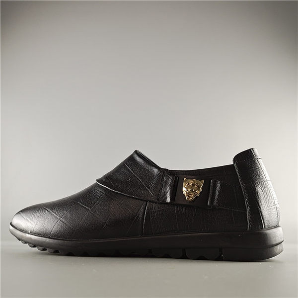 Mūsdienīgi vīriešu apavi melnā krāsā