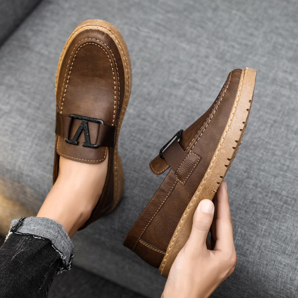 Vīriešu ādas kurpes ar sprādzēm