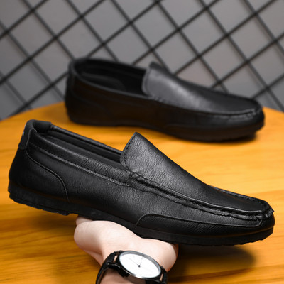 Vīriešu mokasīnu vienkrāsains modelis