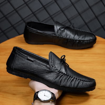 Vīriešu mokasīnu vienkrāsains modelis