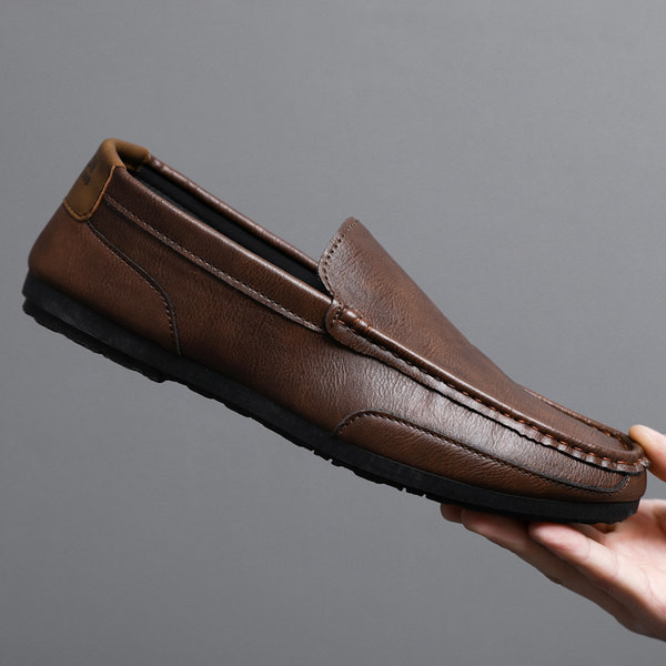 Vīriešu mokasīnu vienkrāsains modelis