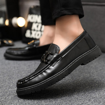 Casual δερμάτινα loafers για άνδρες με μεταλλικό στοιχείο