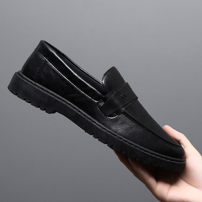 Στρογγυλεμένα ανδρικά μοκασίνια με επίπεδη σόλα πολλά μοντέλα