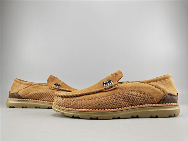 Vīriešu noapaļoti mokasīni ar metāla elementu