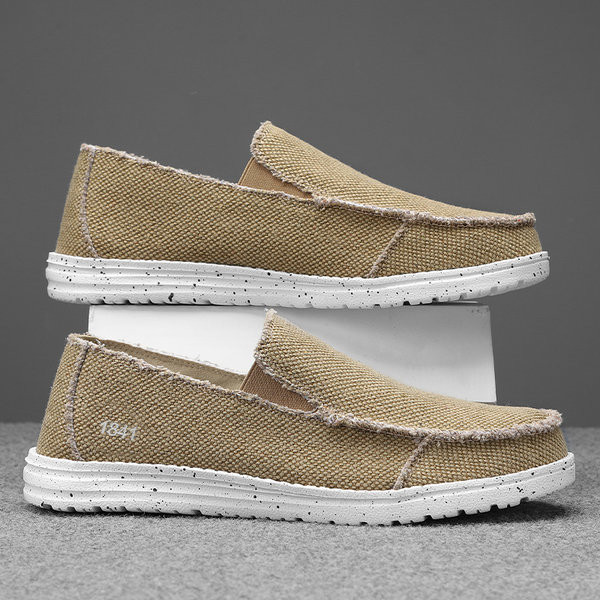 Lapos talpú vászoncipők férfiaknak