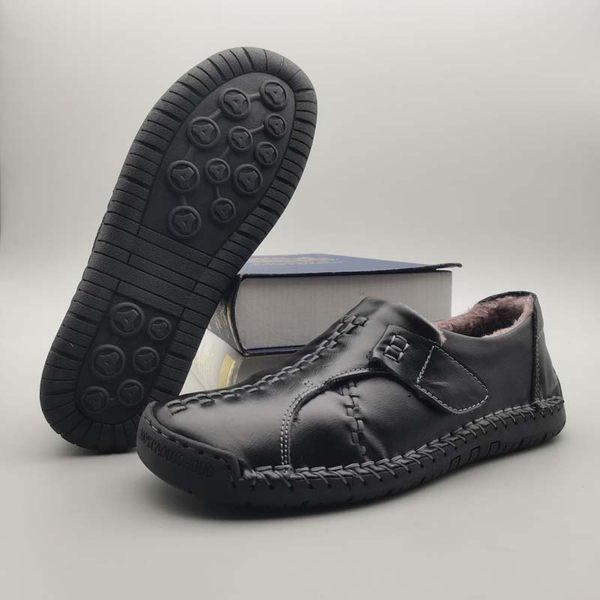 Vīriešu mokasīni ar biezu samta oderi no eko ādas ar velcro ielāpiem