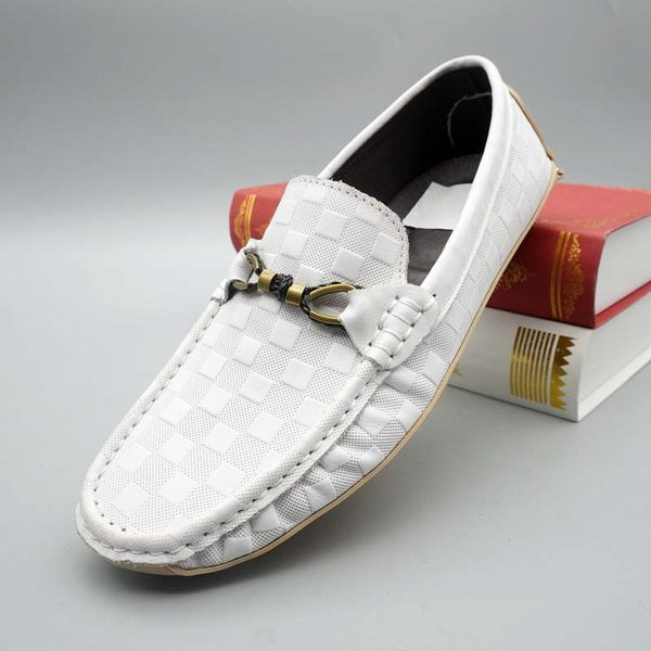 Novi model muških kožnih mokasina sa metalnim ukrasom