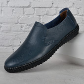 Eko bőrből készült, letisztult férfi mokaszin modell, lapos talppal