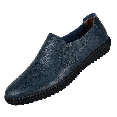 Eko bőrből készült, letisztult férfi mokaszin modell, lapos talppal