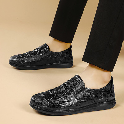 Modern férfi mokaszin lapos talppal, több színben