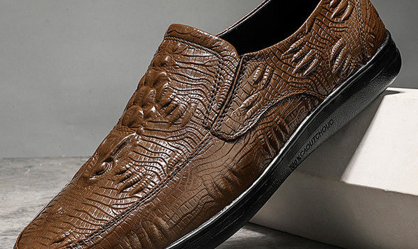 Modern férfi mokaszin lapos talppal, több színben