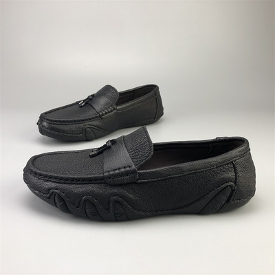 Muške kožne mokasine s metalnim elementom zaobljeni model