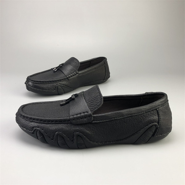 Muške kožne mokasine s metalnim elementom zaobljeni model