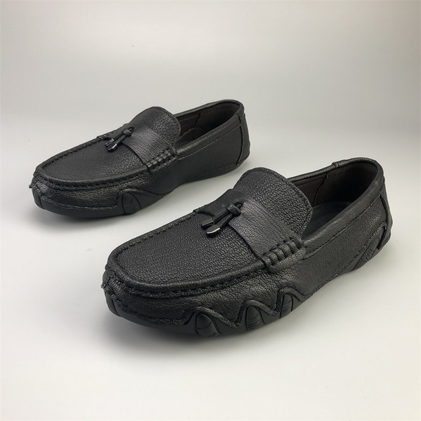 Muške kožne mokasine s metalnim elementom zaobljeni model