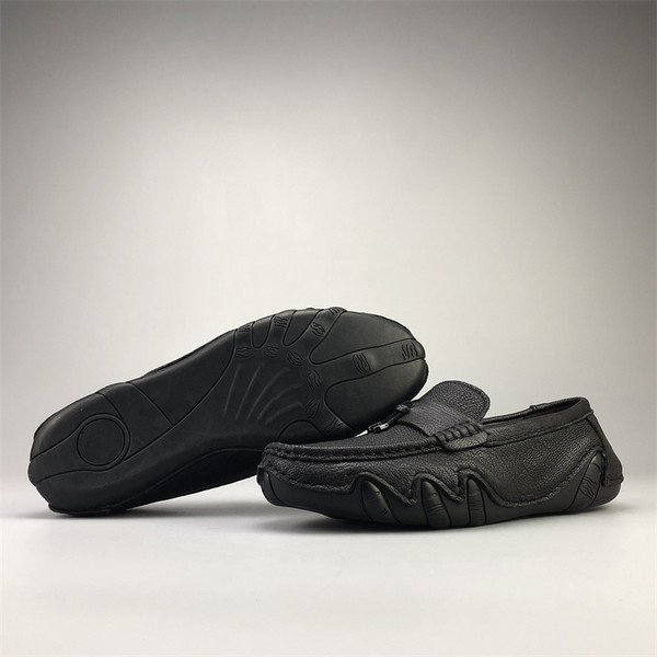 Muške kožne mokasine s metalnim elementom zaobljeni model