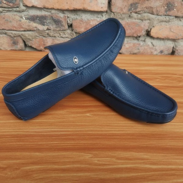 Ādas mokasīni trīs krāsās vīriešiem