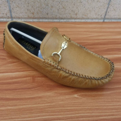 Vīriešu mokasīni ar sprādzi četrās krāsās