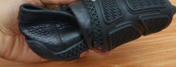 Čisti model muških mokasina od eko kože