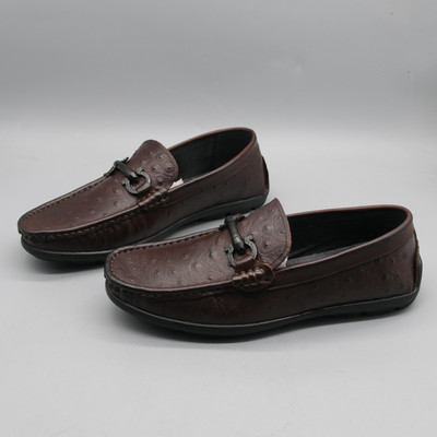 Vīriešu mokasīni ar metāla elementu vīriešiem