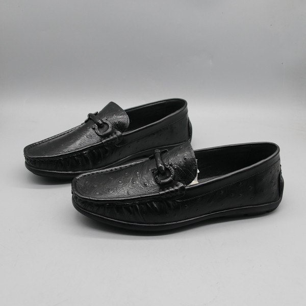 Vīriešu mokasīni ar metāla elementu vīriešiem