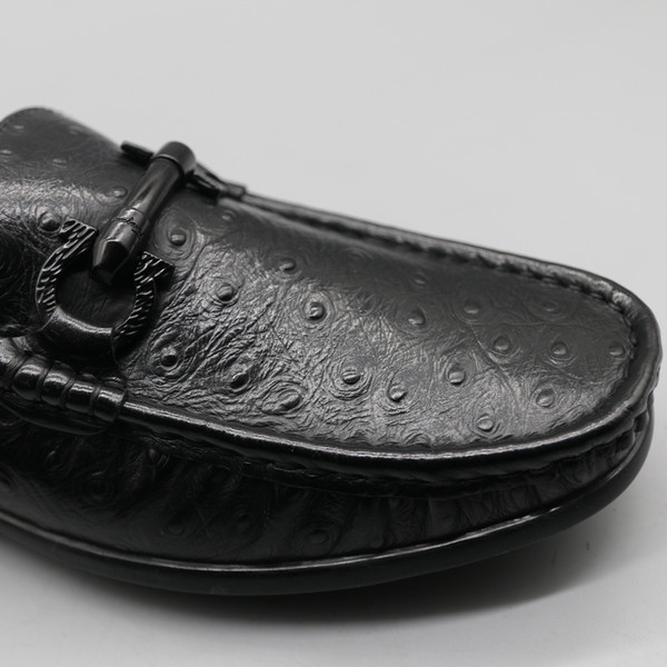 Vīriešu mokasīni ar metāla elementu vīriešiem