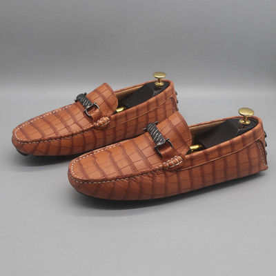 Ανδρικά μοκασίνια με μεταλλικό στοιχείο - σε δύο χρώματα