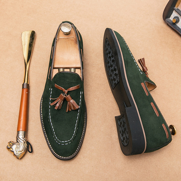 Νέο μοντέλο μοντέρνα μοκασίνια για άνδρες από οικολογικό σουέτ